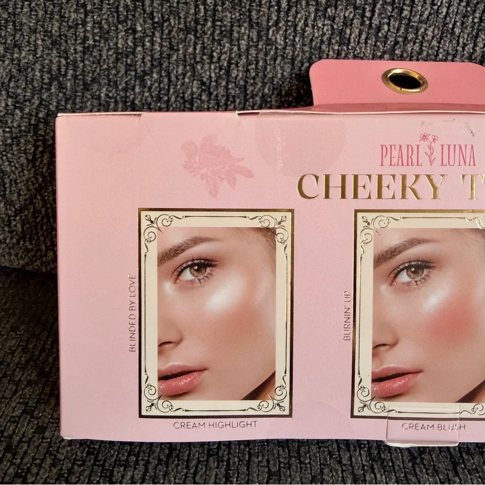 Pearl & Luna Cheeky Trio Blush Set- Cream highlight, blush and bronzer
